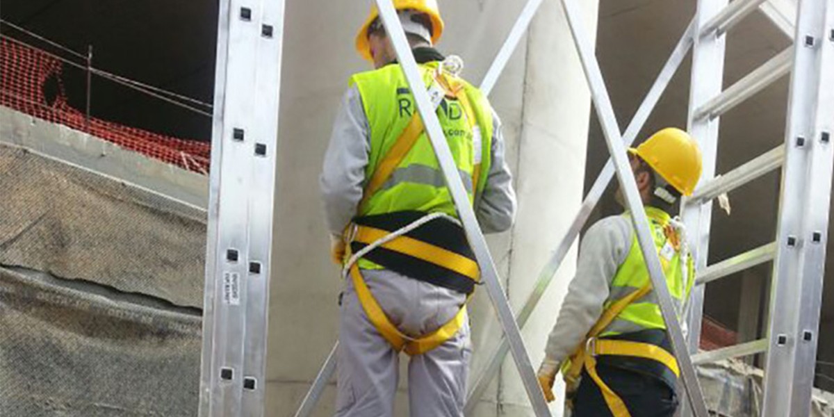 Vor-Ort-Anwendung Membran- und Dämmstoffarbeiten 3