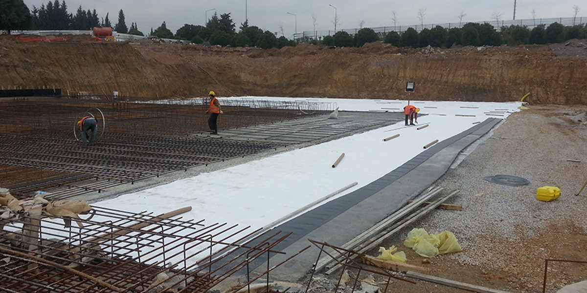 Vor-Ort-Anwendung Membran- und Dämmstoffarbeiten 6