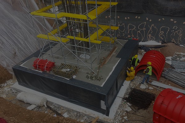 Vor-Ort-Anwendung Membran- und Dämmstoffarbeiten