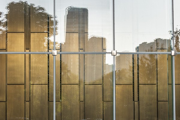 Transparent Facade System